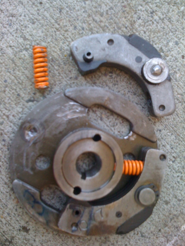 Horrible sounds, and no power. Nate pushed his bike up a mountain a few clicks before pulling this clutch and parts outta his tranny. He just happened to bring one extra. Back on the road again.